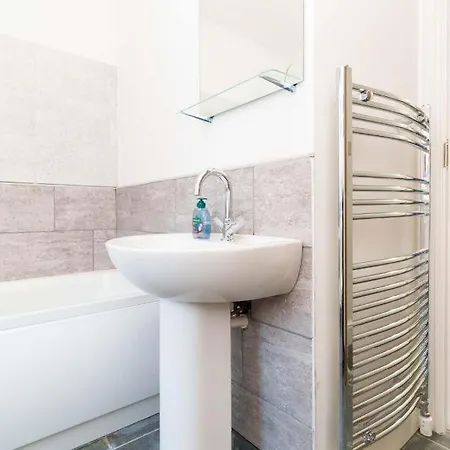 Albion High Street Apartment *